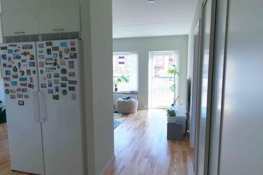 A Private Room in an apartment Göteborg Exterior foto