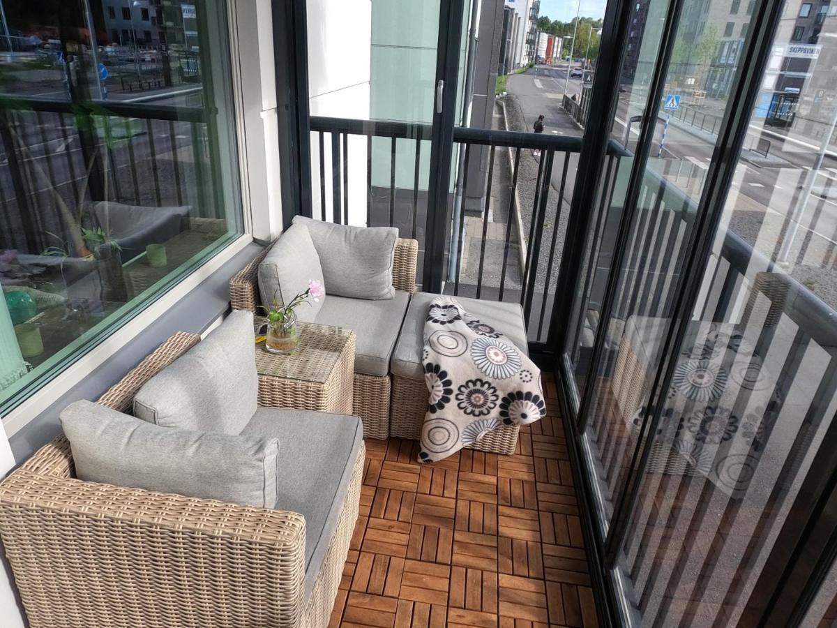 A Private Room in an apartment Göteborg Exterior foto
